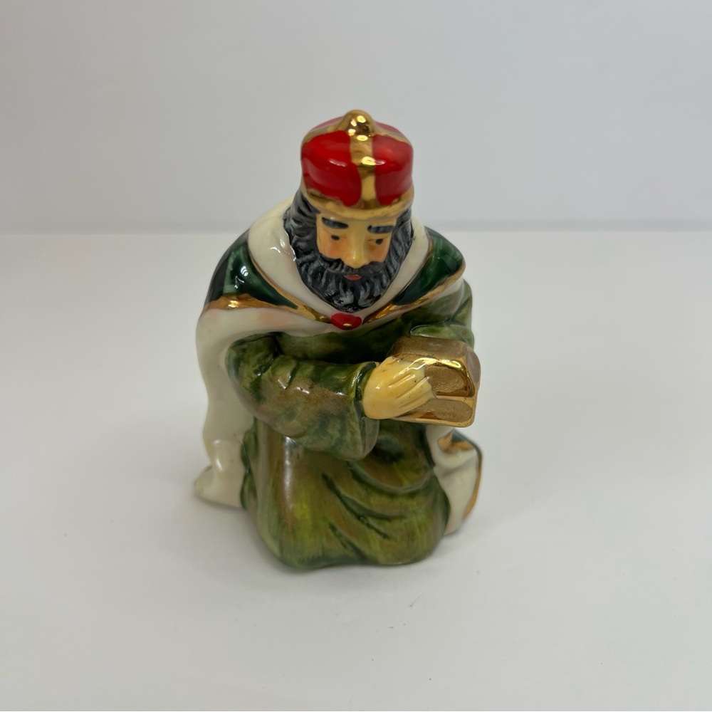 Holiday Kirklands Nativity Set Painted Replacement Wise Man King Magi Kneeling